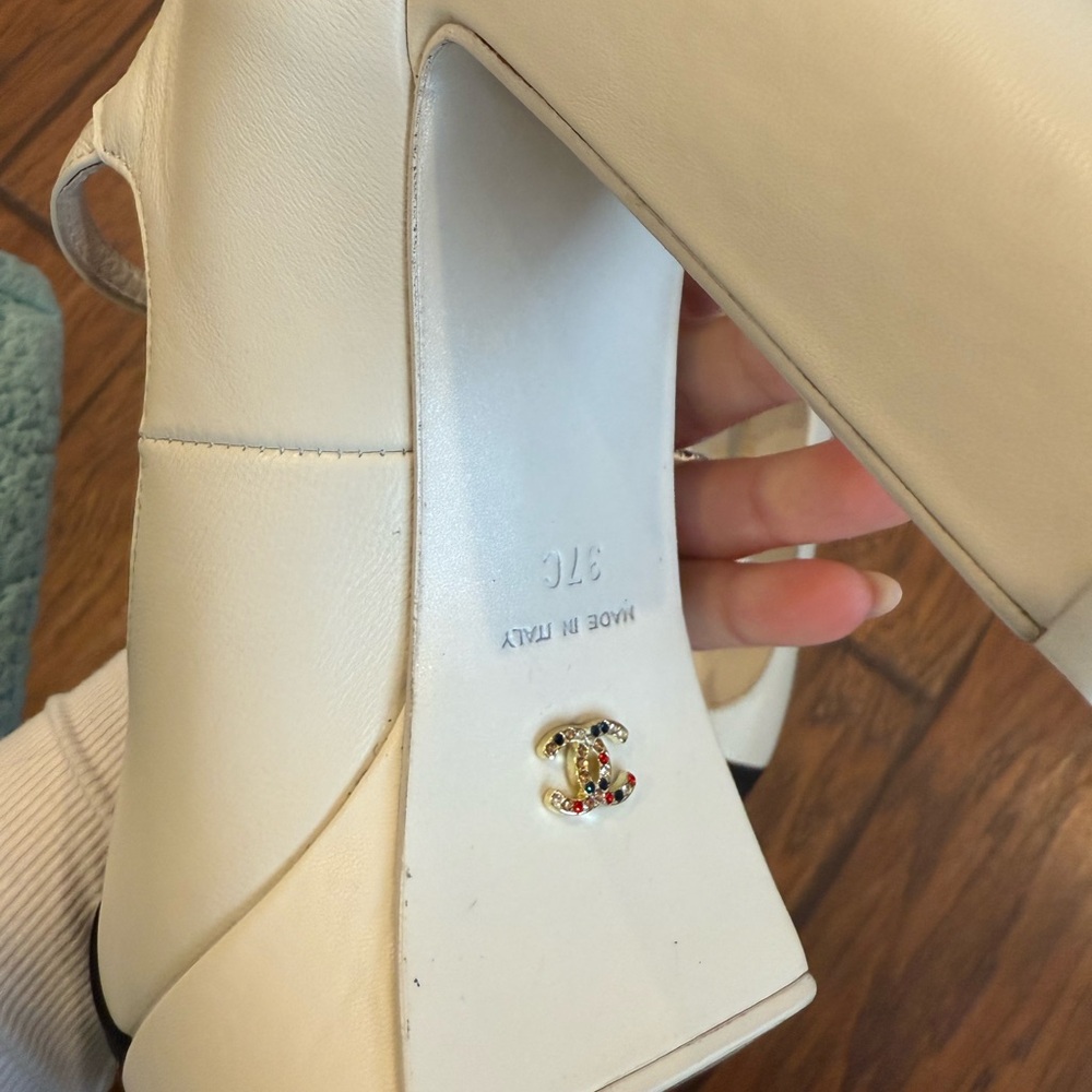 CC Women's Cream and Black Platform Heels - Picture 8 of 9